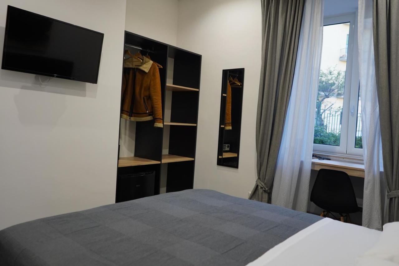 ナポリ Dimora Metro Santacroce Bed & Breakfast エクステリア 写真
