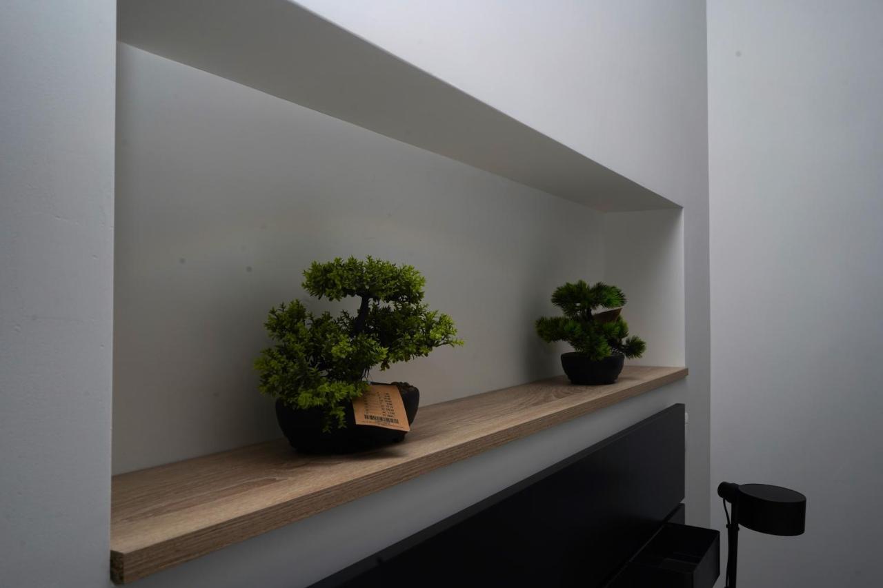 ナポリ Dimora Metro Santacroce Bed & Breakfast エクステリア 写真